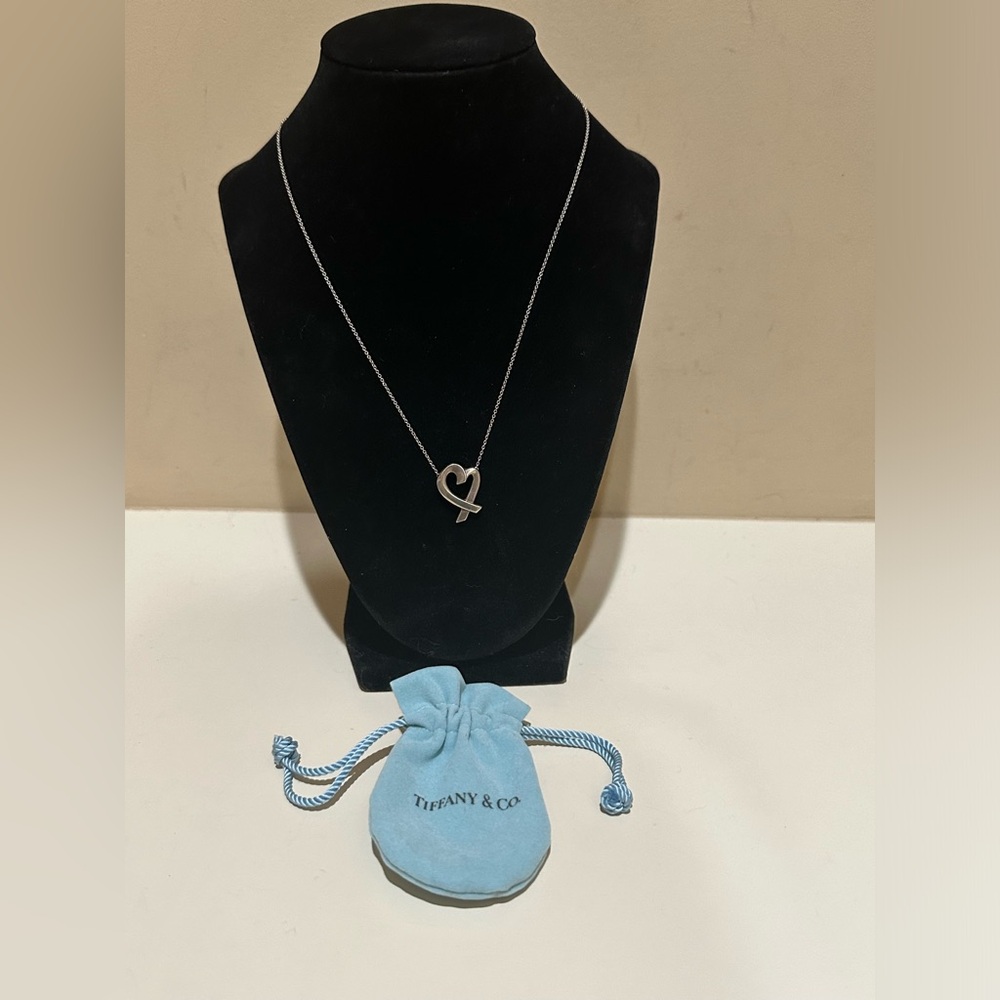 Tiffany & Co Paloma Picasso Loving Heart necklace. 18" chain. 925 Silver. Marked